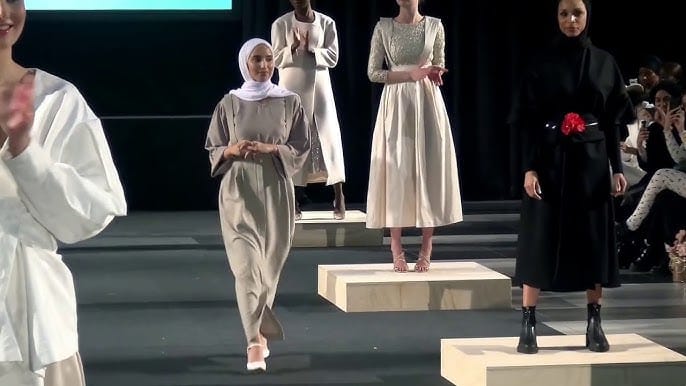Dubai Muhafazakar Moda Haftası 2021 / Al Haya Paris