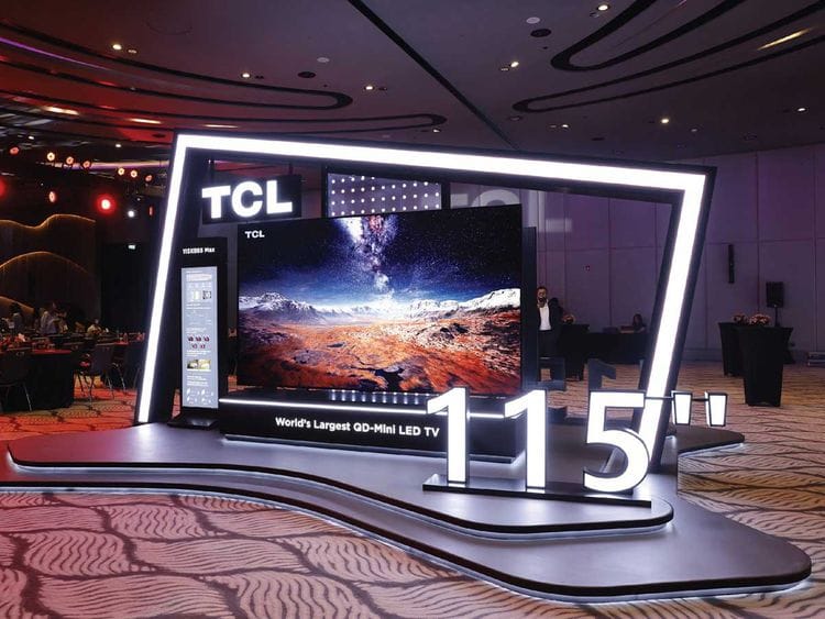 Dubai Dünyanın En Büyük LED TV'sini Tanıtıyor