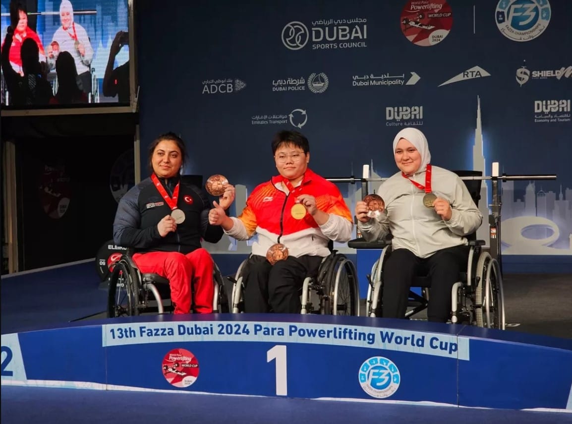 Milli para halterci Sibel Çam, Dünya Kupası'nın Dubai ayağında 2. oldu