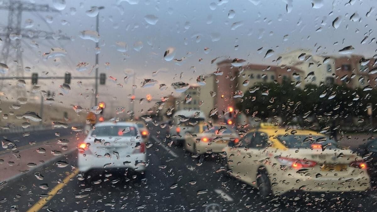UAE: Dengesiz Hava Devam Ediyor, Pazartesi Günü Bazı Bölgelerde Yağmurlar Bekleniyor