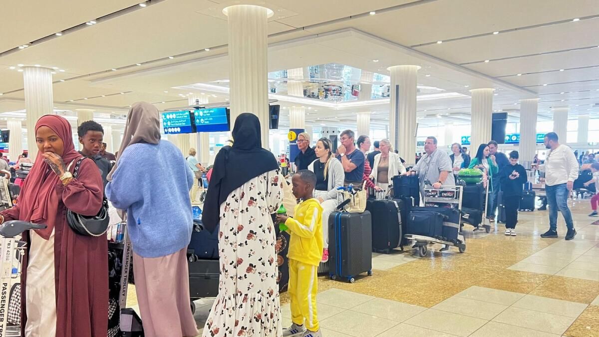 Dubai Uçuşları: Kayıp Bagaj? Yolcular, Dxb'nin Birikimle Karşı Karşıya Kalmasıyla Havayollarıyla İletişime Geçmeye Çağırdı