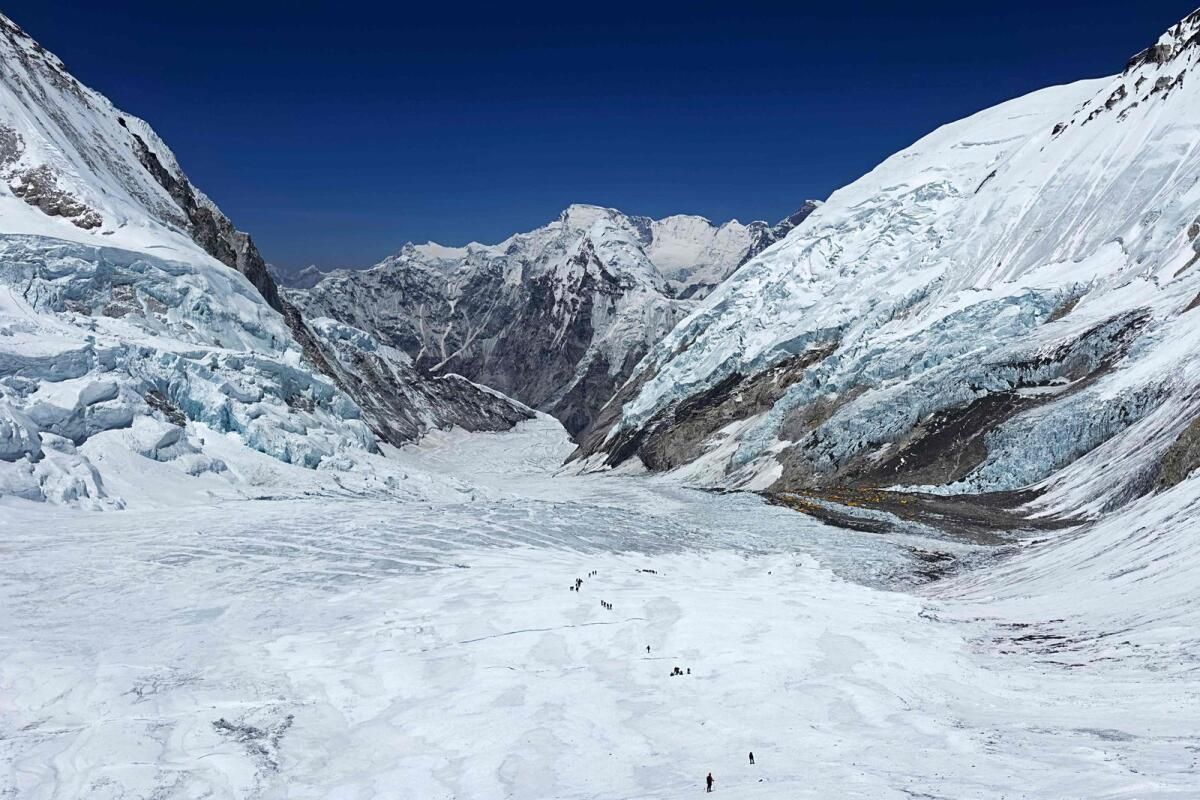 Nepal Everest'e En Hızlı Tırmanış Rekorunu Kırdı