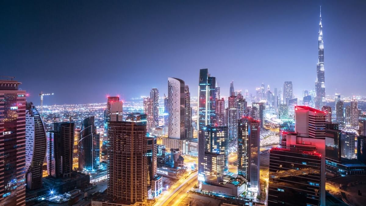 Dubai: İstikrarsız Hava Koşulları Nedeniyle Hükümet Çalışanları için Uzaktan Çalışma İlan Edildi