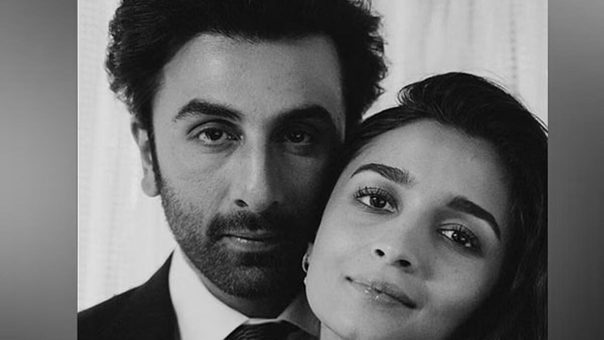 Alia Bhatt, ikinci Evlilik Yıldönümünde Ranbir Kapoor için Sevimli Bir Mesaj Paylaşıyor