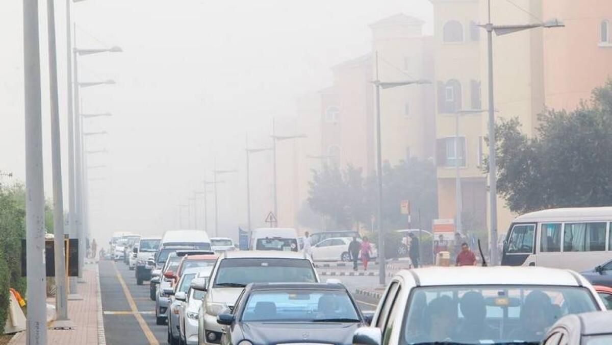 BAE Hava Durumu: Sis için Sarı Alarm Verildi; Sıcaklıklar Yükselecek