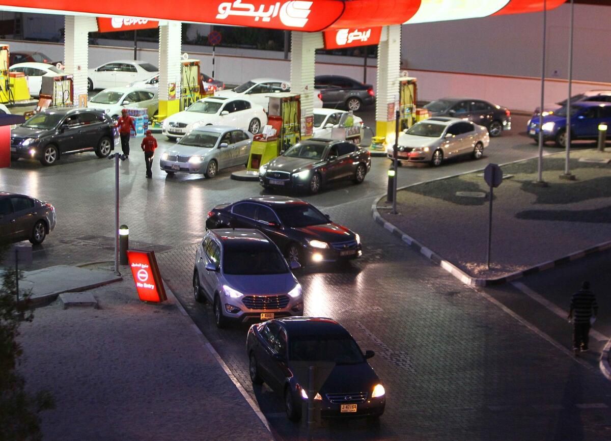 BAE Haziran Ayı Akaryakıt Fiyatlarını Açıklayacak: Benzin Fiyatlarının Neden Düşmesi Muhtemel