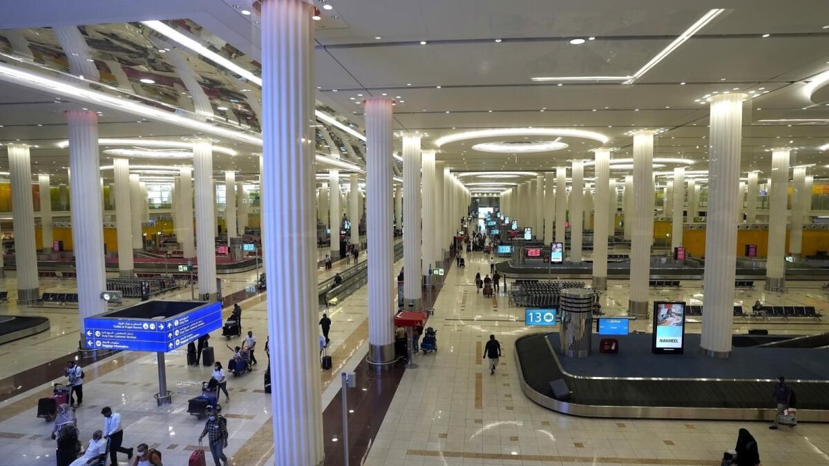 BAE: Hindistan Büyükelçiliği, Dubai'ye Bağlı Yolcuları Zorunlu Olmayan Gezileri Yeniden Planlamaya Çağırıyor