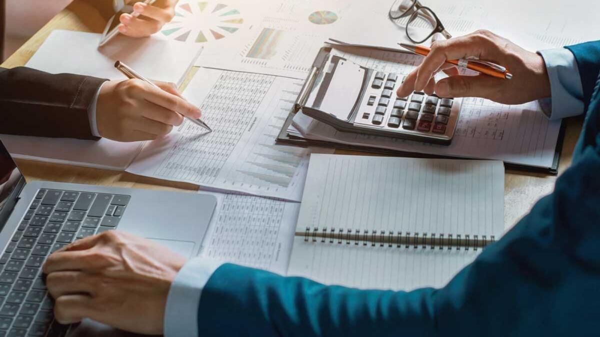 BAE'de 10.000 Dh'lik Para Cezası: Firmalar Kurumlar Vergisi Kaydı için 30 Haziran'ı Hatırlattı