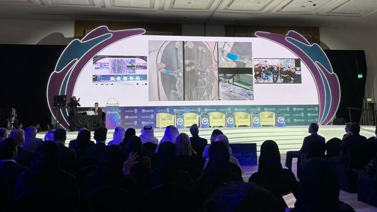 BAE'de Doktor, Kore'de 7.000Km Uzaklıktaki Tedavi: İnme için Yapılan Dünyanın ilk Halka Açık Telerobotik Cerrahi Denemesi