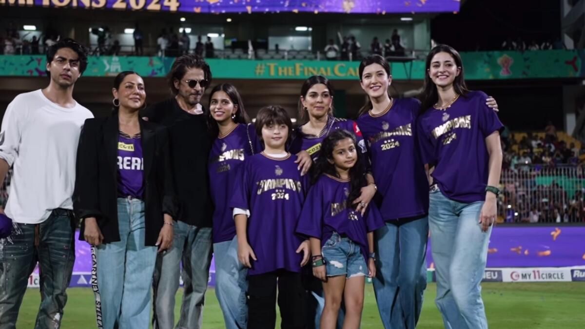 Bakın: Shahrukh Khan, Ailesiyle Ipl Galibiyetini Kutlarken Duygusallaşıyor