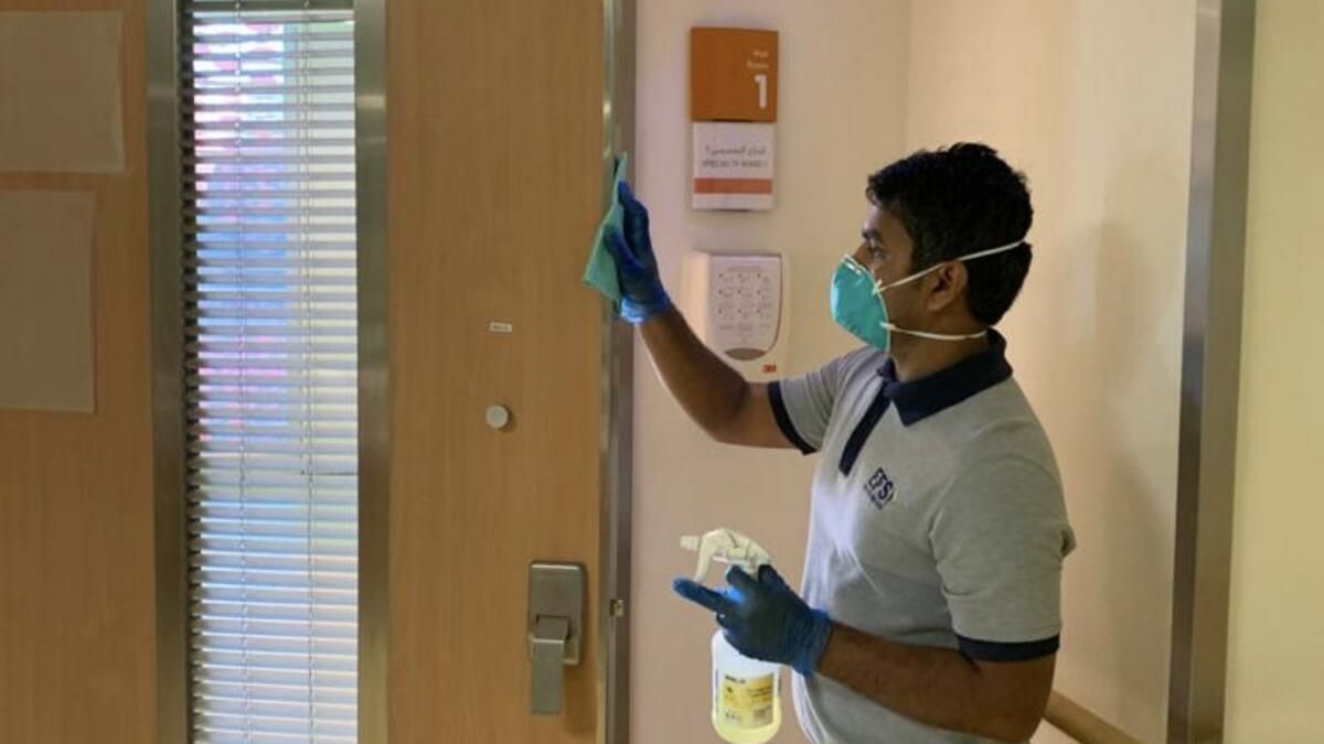 Dubai Yağmurları: Okul Personeli, Öğrenciler için Kampüsleri Hazırlamak için Bir Gecede Çalışıyor