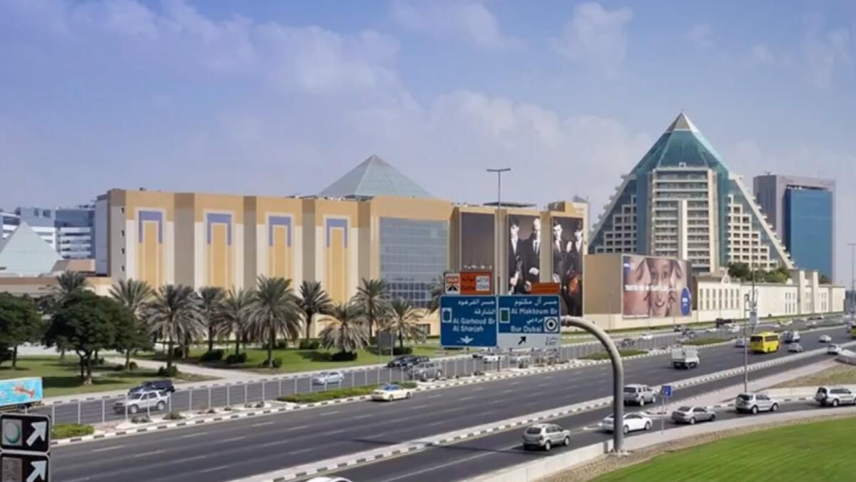 Dubai Rta, Kilit Yolda Trafik Gecikmesi Konusunda Uyardı