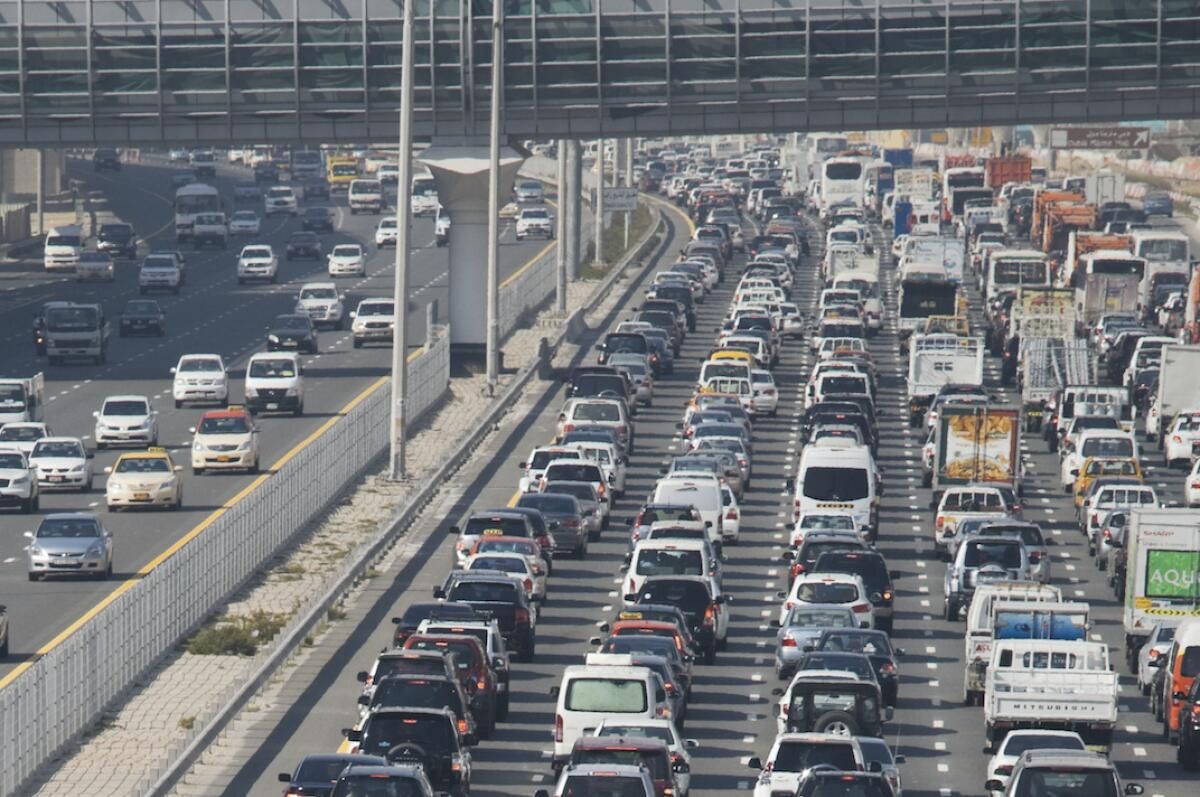 Dubai, Trafik Sıkışıklığını Hafifletmek için Sakinlerin Uzak, Esnek Çalışma Seçeneklerini İnceleyecek