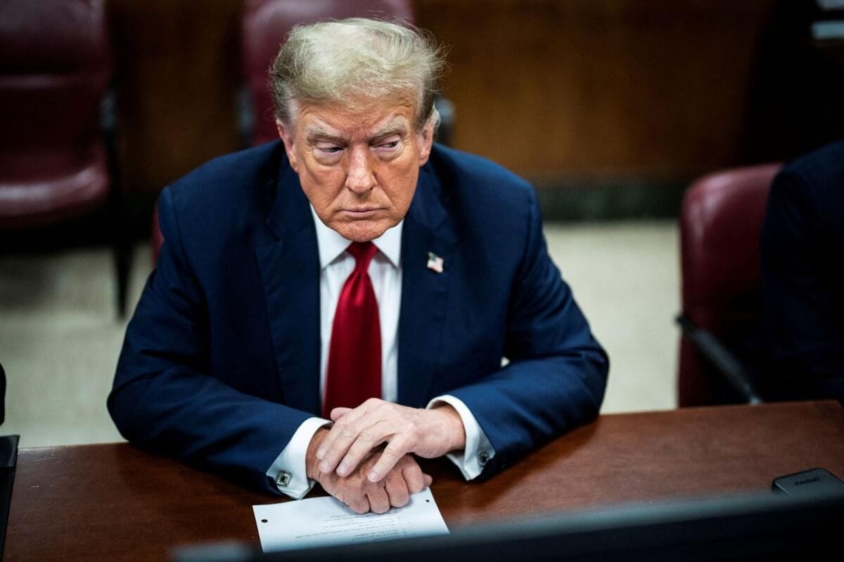 Acımasız Yüzlü Trump Uzun Ceza Davası için Kazıyor