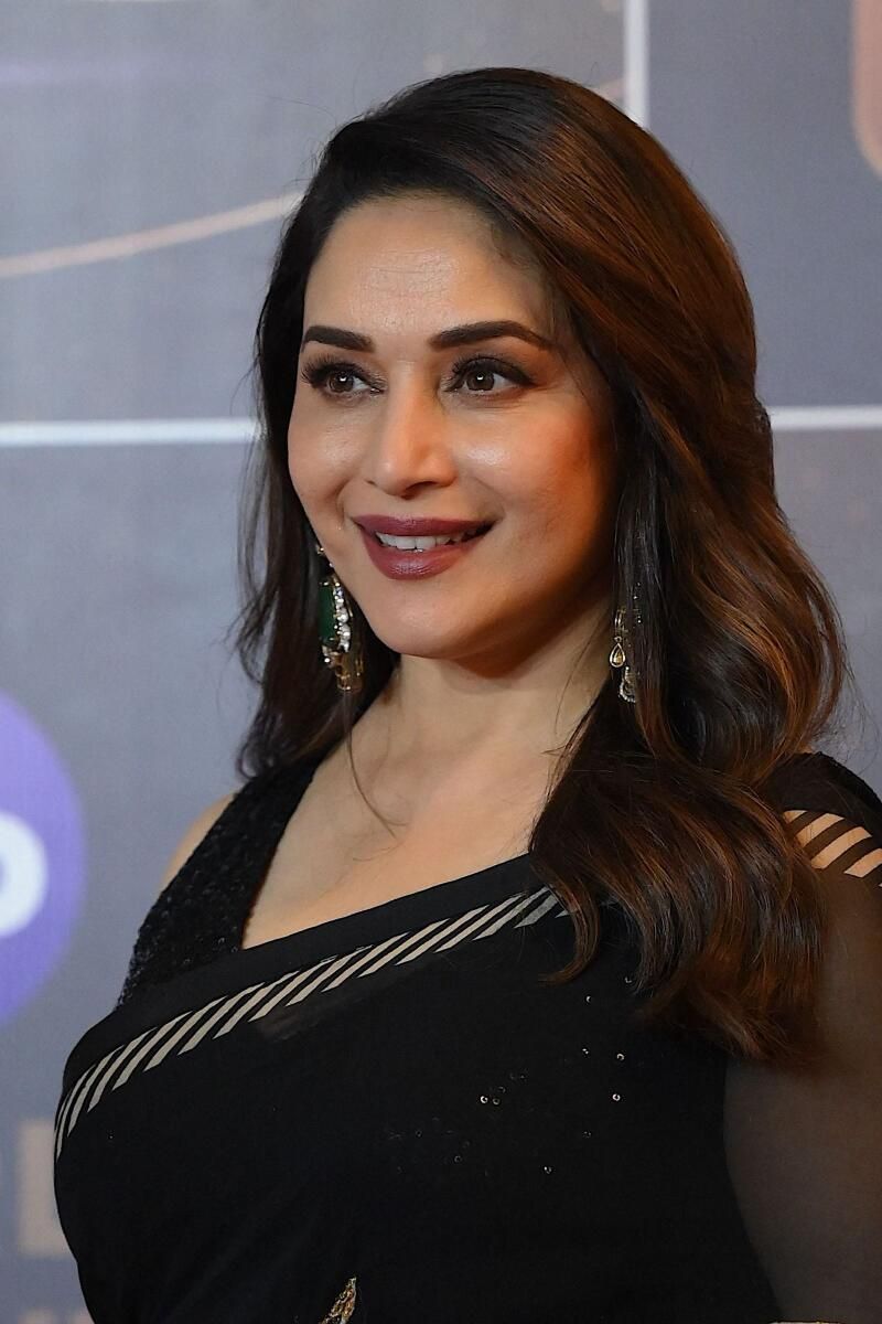 Film Kardeşlik Duşları 'Og Dans Kraliçesi' Madhuri Dixit'te Doğum Günü Aşkı