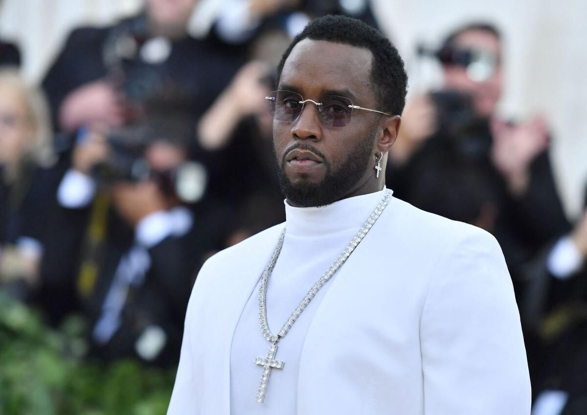 Rapçi Sean 'Diddy' Combs, Video Ortağına Saldırdığını Gösterdikten Sonra Özür Diledi