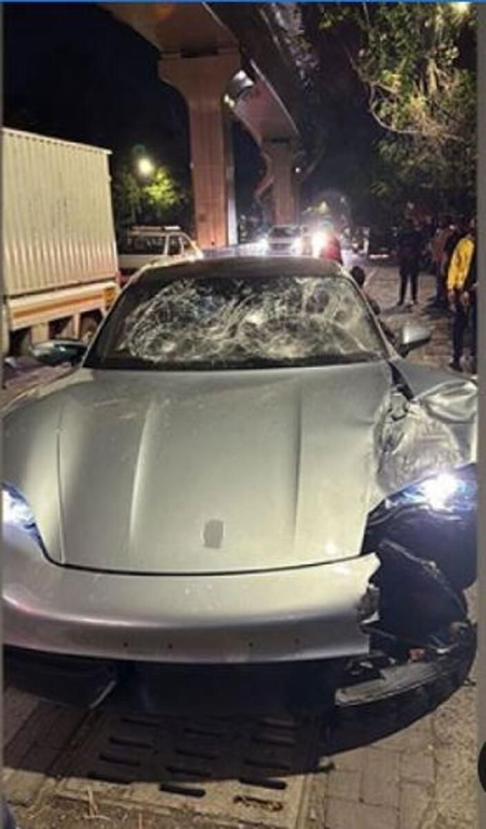 Hindistan: Pune'de Lüks Otomobil Motosiklete Çarptıktan Sonra iki Kişi Öldü