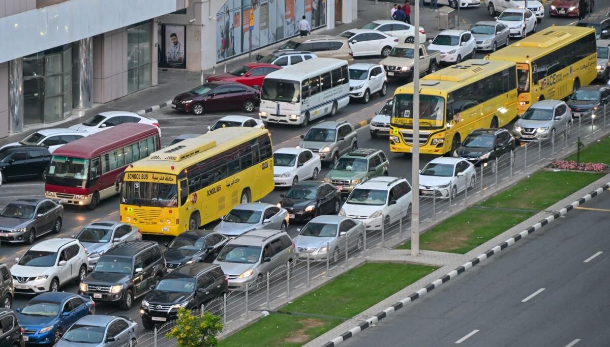 Dubai: Okullar, Trafik Sıkışıklığıyla Mücadele Konusunda Ebeveynlerden Fikir Arıyor
