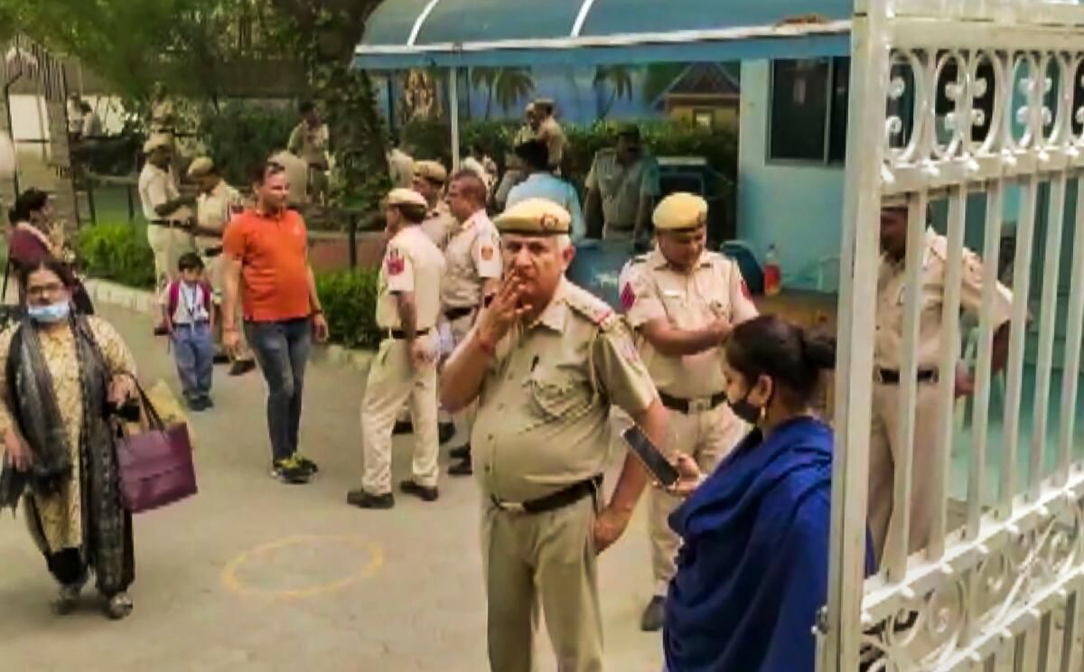'Şüpheli Bir Şey Bulunamadı': Delhi Polisi 60'tan Fazla Okula Bomba Tehdidinde Bulundu