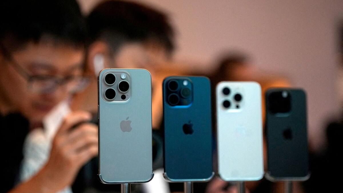 İran'da Yeni İphone Modellerinin Yasaklanması, Pahalı Cihazların 'Yeraltı Pazarını' Körüklüyor: Rapor