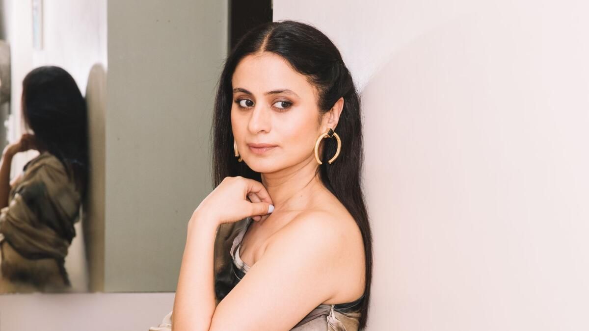 'Irrfan Khan Bana Nasıl iyi Bir Yardımcı Oyuncu Olunacağını Öğretti': Rasika Dugal Kariyerini Şekillendiren Filmde
