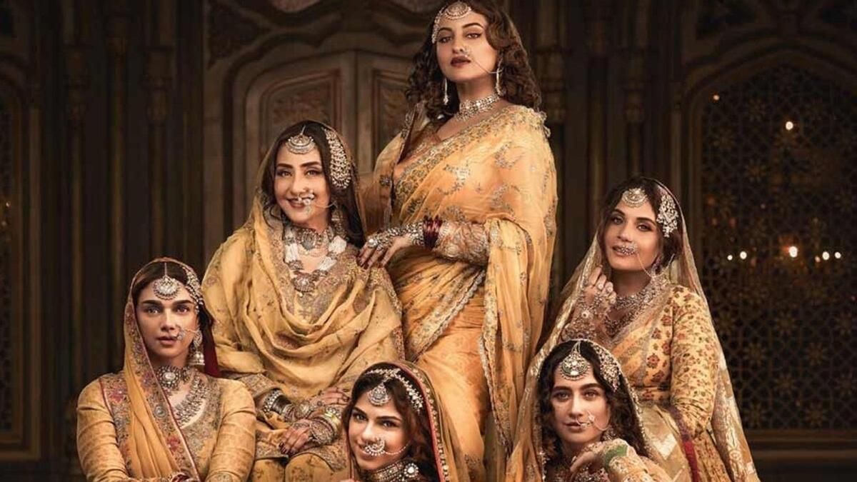 Heeramandi İncelemesi: Sanjay Leela Bhansali'nin Dizisi Güzel Ama Sıkıcı Bir Saat