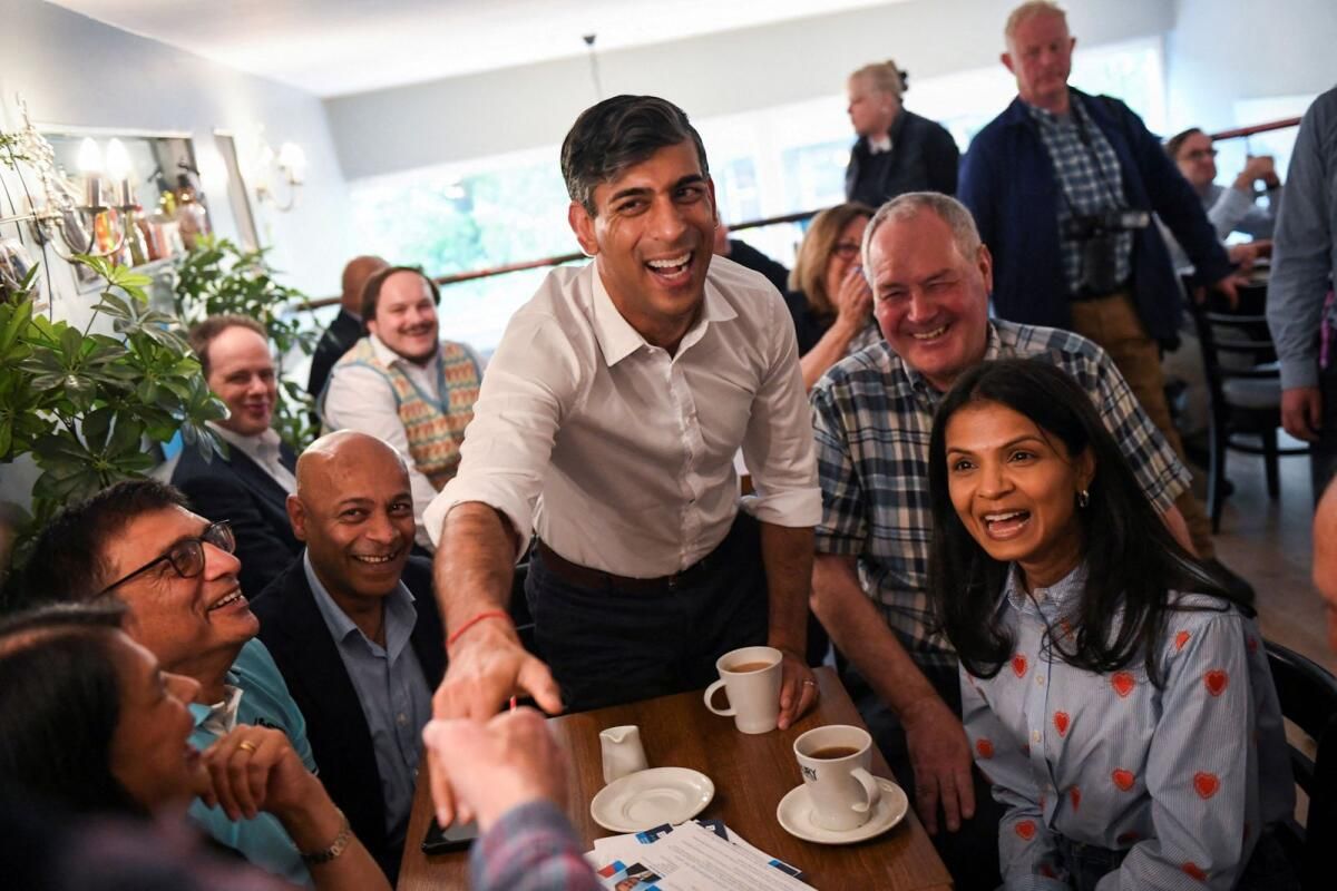 İngiltere Tories, 18 Yaşındakiler için Ulusal Hizmeti Geri Getirme Sözü Verdi