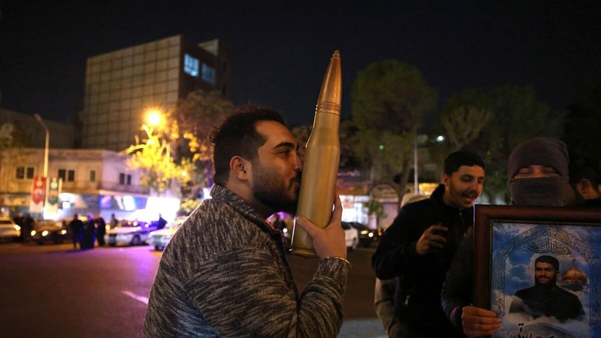 İran, Batı'yı İsrail'e Karşı 'Kısıtlamayı Takdir Etmeye' Çağırıyor