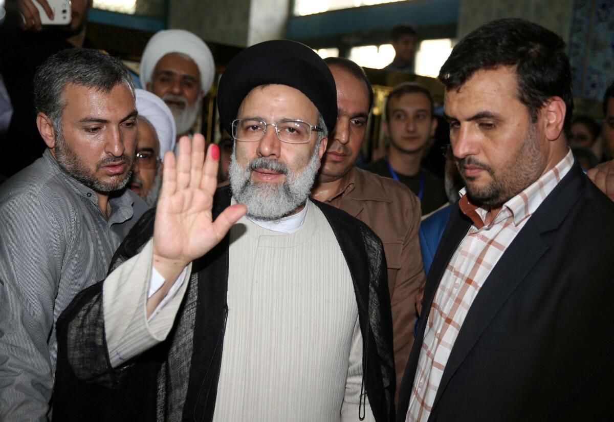 İran Cumhurbaşkanı Öldü: 63 yaşındaki Raisi, Yüksek Lider Hamaney'in Yerine Geçmeye Hazırlanıyordu