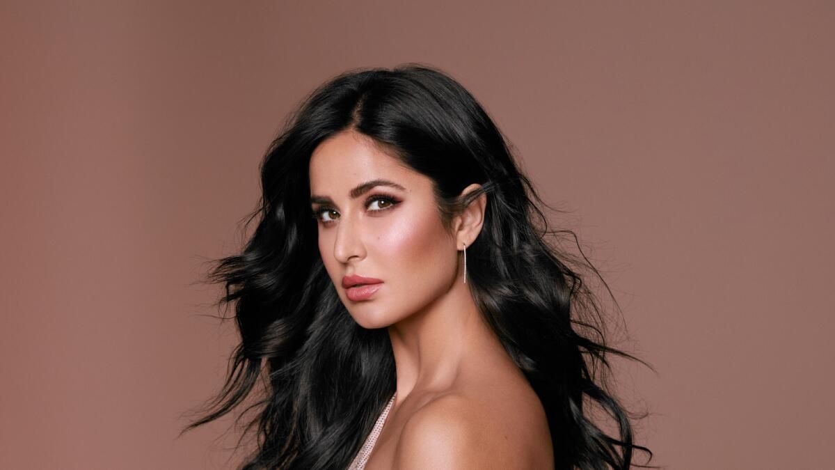 'Kendine Güvenen Bir Kadın Gücü Elinde Tutuyor': Hintli Aktris Katrina Kaif, Güzel Görünme Baskısıyla Yüzleşiyor