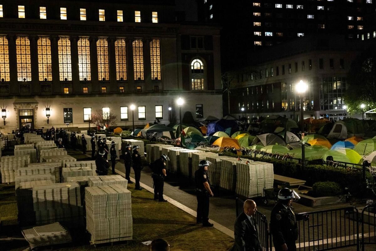 Abd: New York Polisi Columbia Öğrencilerini Tutukladı, Kampüs Huzursuzluğundaki İşgal Altındaki Binayı Temizledi