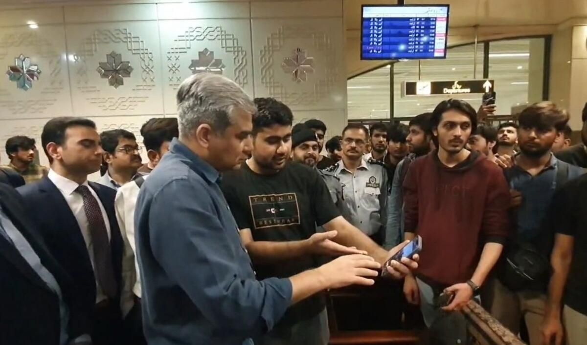 Pakistan, Kırgızistan'ın Başkentinden Yüzlerce Öğrenciyi Tahliye Etti