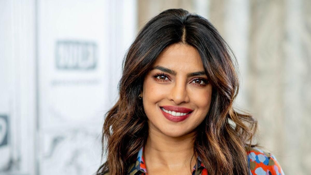 Priyanka Chopra'nın Rol Arkadaşı İdris Elba'ya Sürpriz Hediyesi