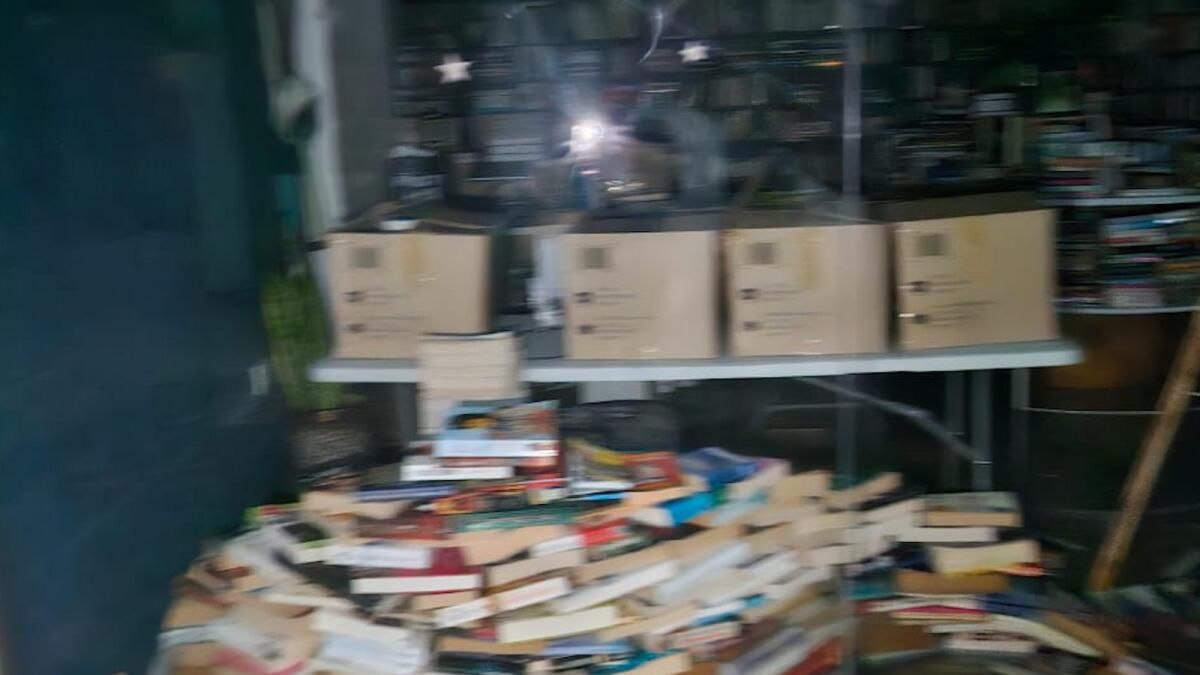 'Elimizden Geleni Kurtarmaya Çalıştık': Dubai Kitabevi Selde Binlerce Kitabını Kaybetti