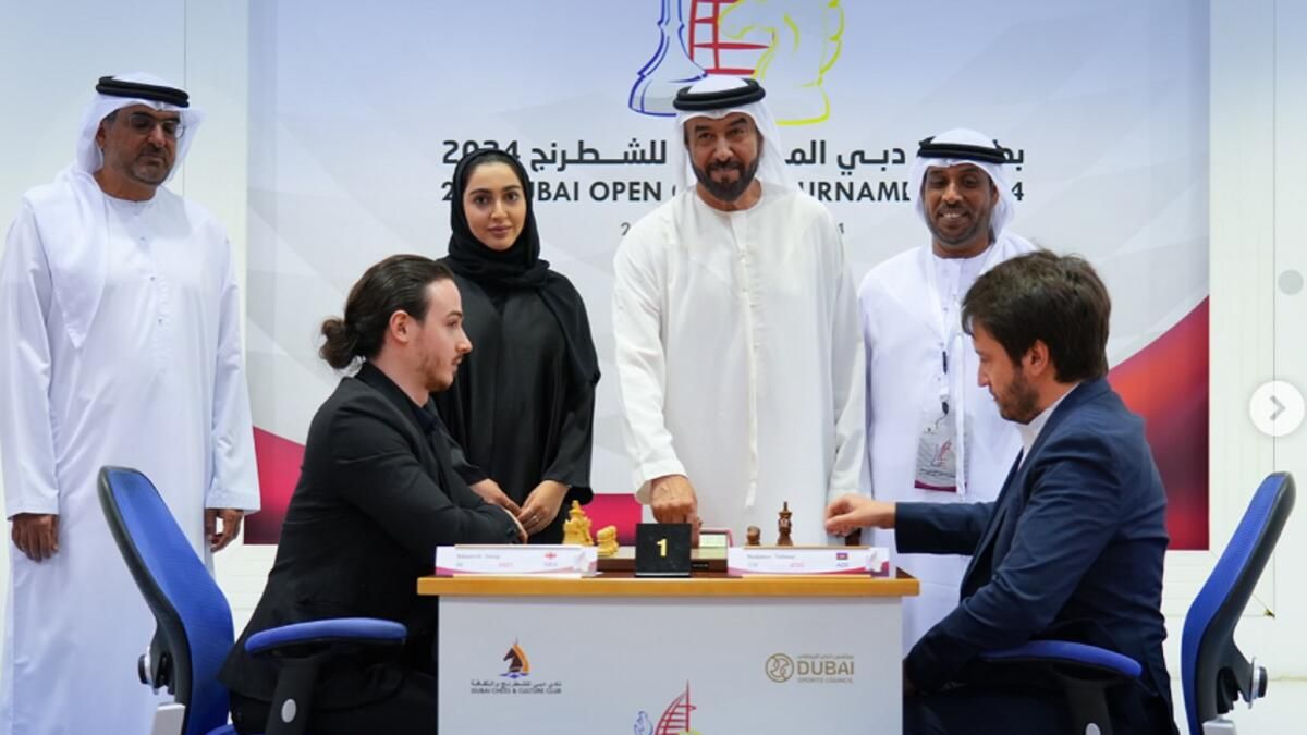 Gm Eltaj Safarlı, Turnuvanın 24. Dubai Açık Satranç Turnuvasına Liderlik Eden ilk Noktasını Kaptı