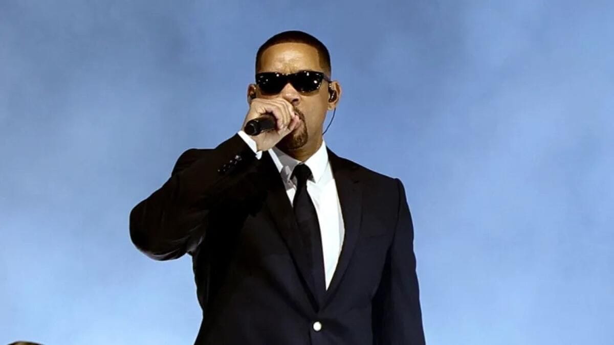 Will Smith, Coachella Seyircisini 'Siyah Giyen Adamlar' Performansıyla Şaşırttı
