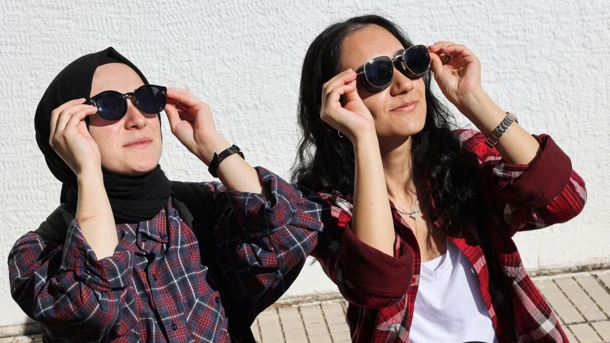 BAE Yaz: Gözlerinizin Güneş Yanması Nasıl Önlenir
