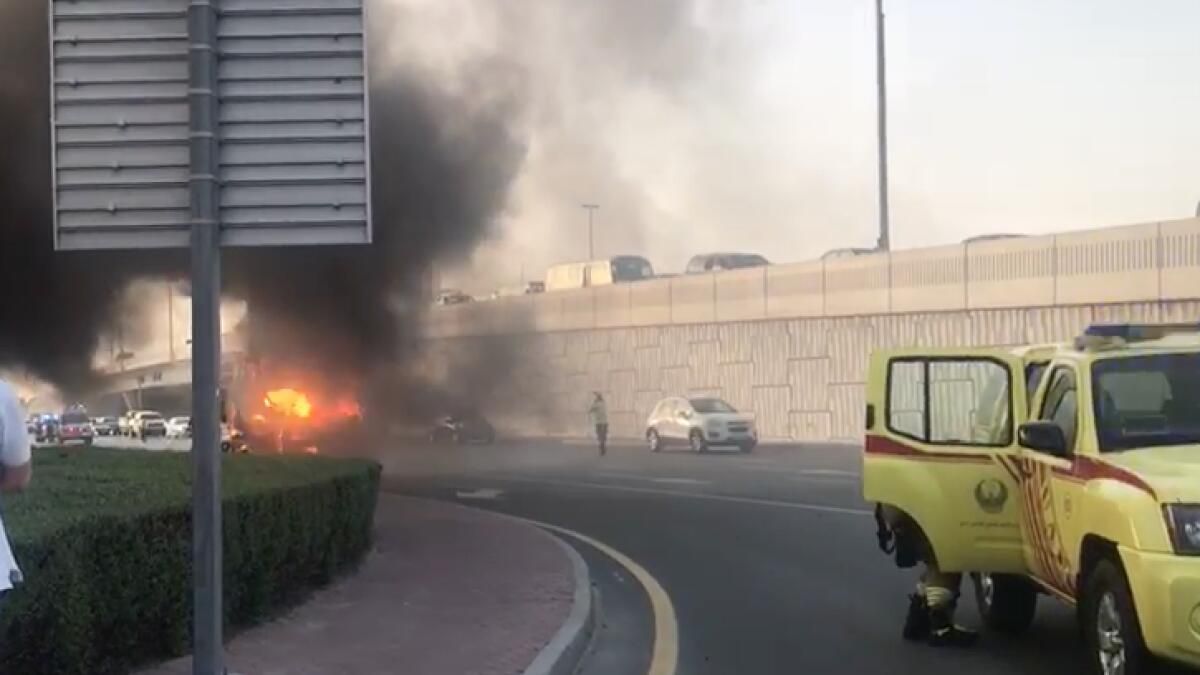 Birleşik Arap Emirlikleri: Yanan Araçların Viral Videosunu Gördünüz mü? İşte Arabanızı Nasıl Koruyacağınız