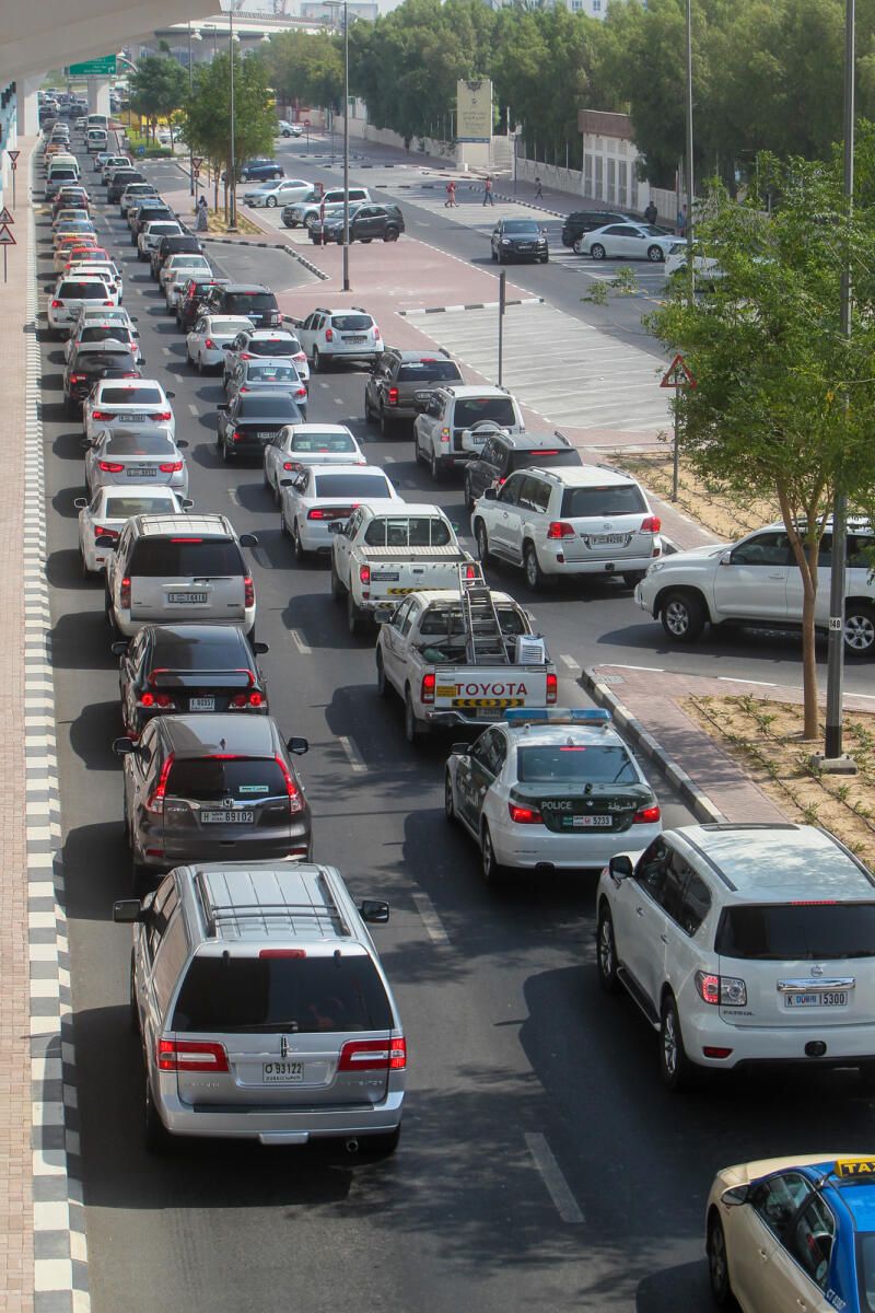 Dubai'nin Rta'sı Ud Metha Yolu'ndaki Trafik Gecikmesine Karşı Uyardı