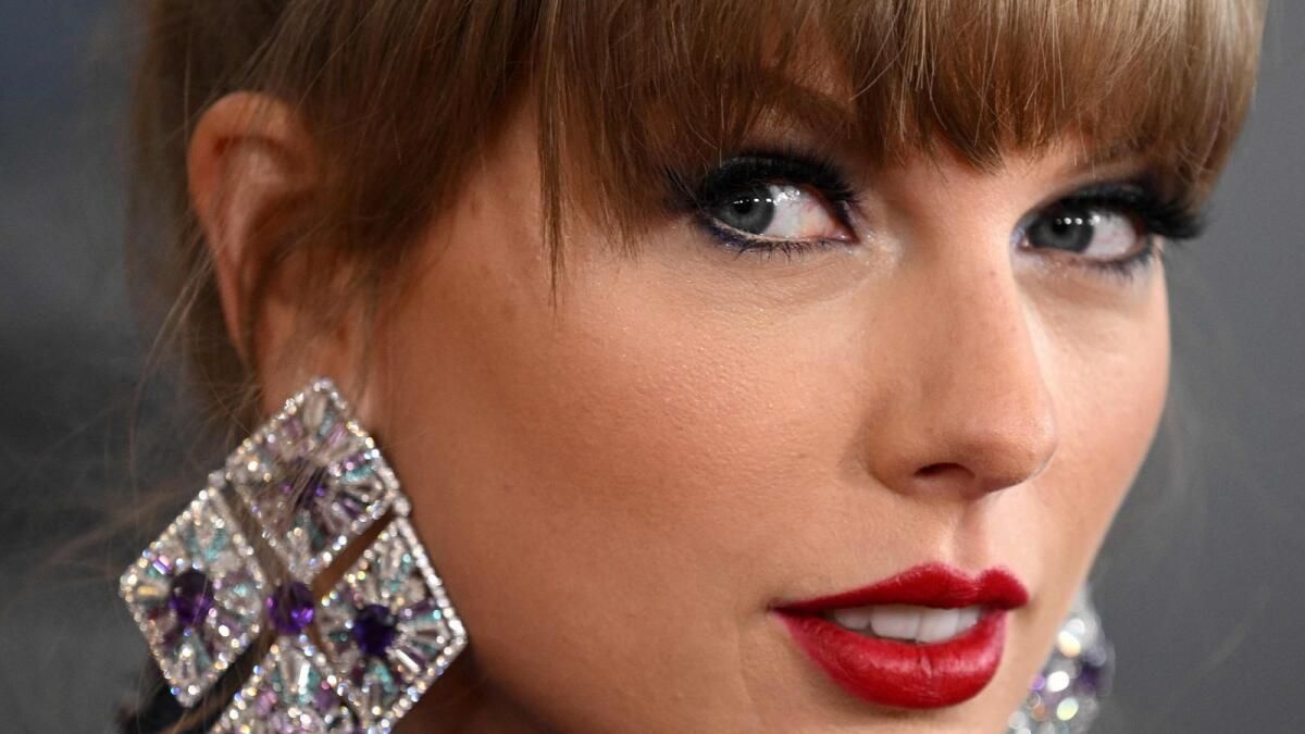 Taylor Swift, 'İstilacı' Hamilelik Söylentilerine Karşı Lady Gaga'yı Destekliyor