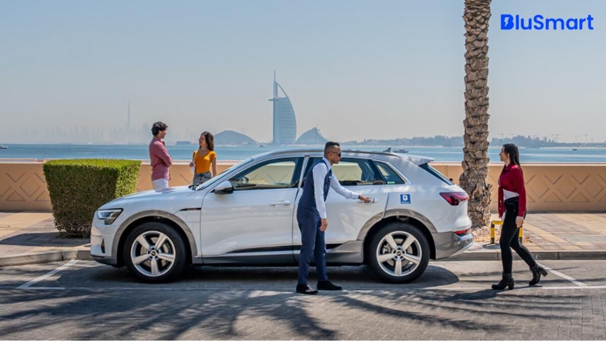 BAE'de Premium Tamamen Elektrikli Limuzin Servisi Başlatıldı