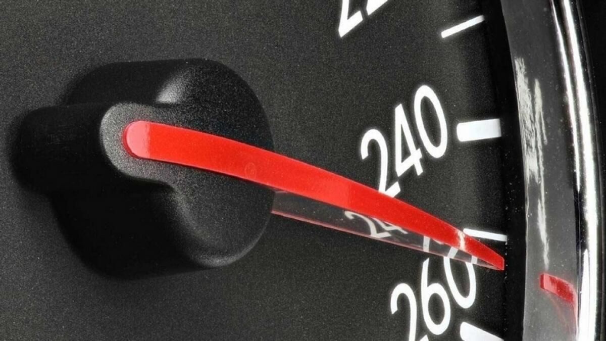 Dh80.000 Ceza; Aylık Bütçe: BAE Sakinleri Trafik Cezalarıyla Nasıl Başa Çıkıyor?