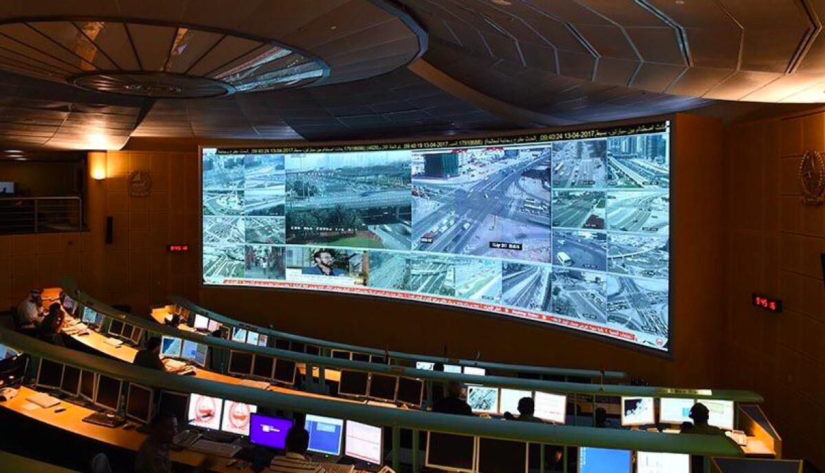 Dubai: Sadece Acil Durumlar için 999'u Arayın, Yardım Hattı Bayram Boyunca 71.000'den Fazla Çağrı Aldıktan Sonra Sakinler Çağırdı