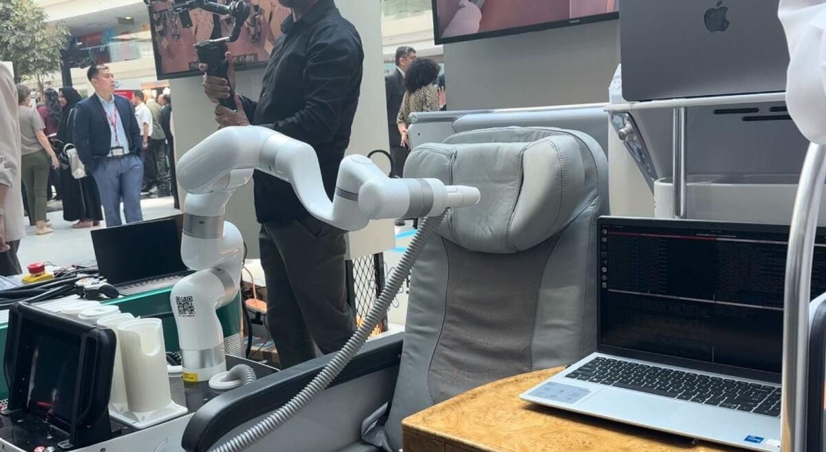 Dubai: Yakında Uçuşlarda Robot Temizleyicileri Bulun; Yüzünüzle Kahve için Ödeme Yapın