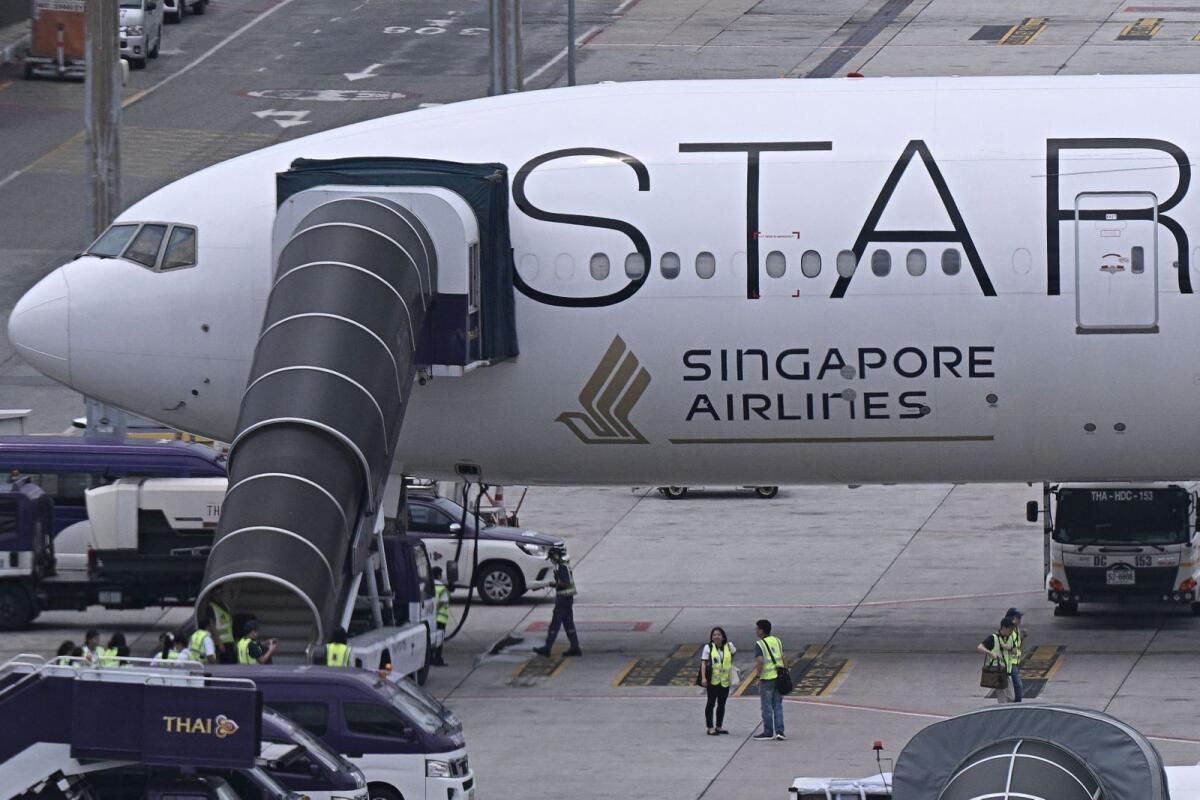 Singapur Havayolları, Türbülans Sırasında Zarar Gören Yolculara 10.000 Dolarlık Tazminat Ödendiğini Söyledi