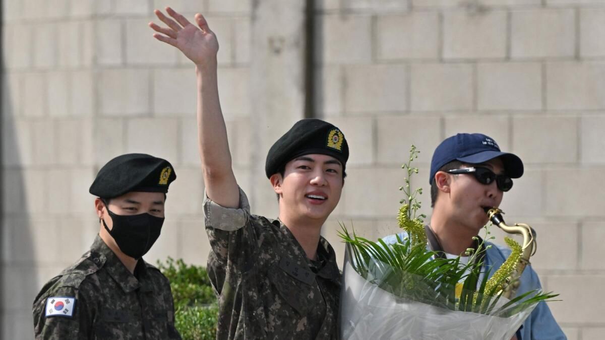 Bakın: K-Pop'un Bts'sinin En Yaşlı Üyesi Jin, Güney Kore'deki Ordu Hizmetini Bitirdi