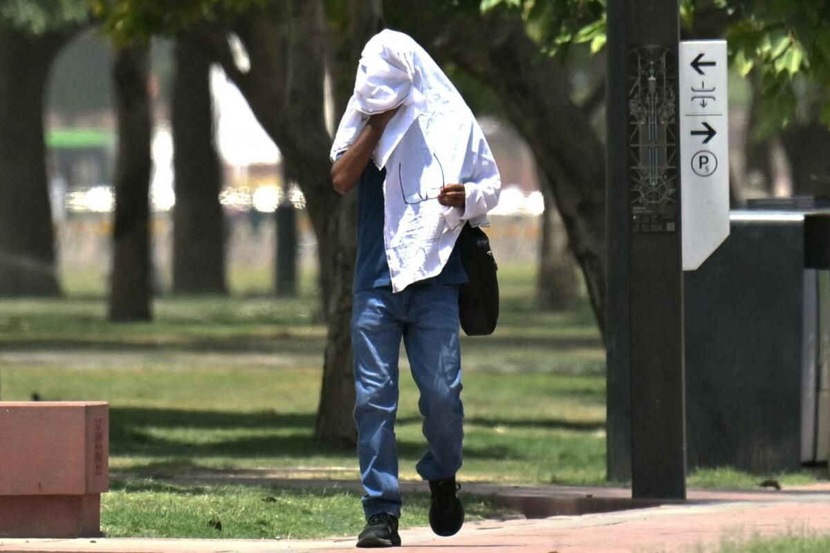 BAE Sıcaklığı Bu Yaz Şu Ana Kadarki En Yüksek Sıcaklık olan 49,9 ° C'ye Ulaştı