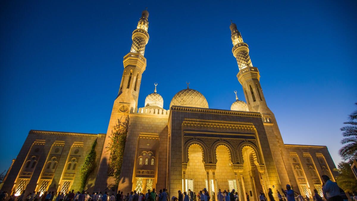 Dubai: 851 Cami, Kurban Bayramı Namazı için Tahsis Edilen Salonlar