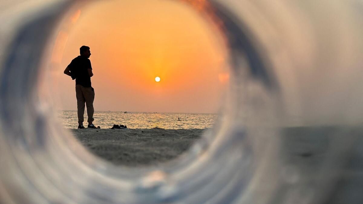 BAE Hava Durumu: Sıcaklıklar 49ºc'ye Ulaşacak, Genellikle Adil Bir Gün İleride