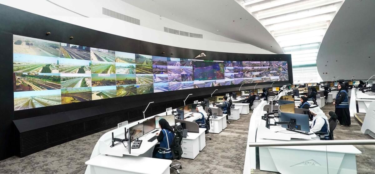 Dubai: 2026 Yılına Kadar Ana Yol Ağının %100'ünü Kapsayacak Akıllı Trafik Sistemi